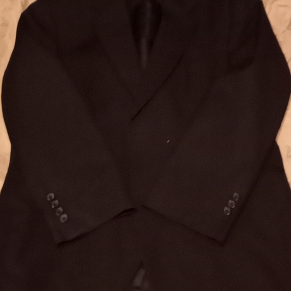 Suits - Picture 11 of 16